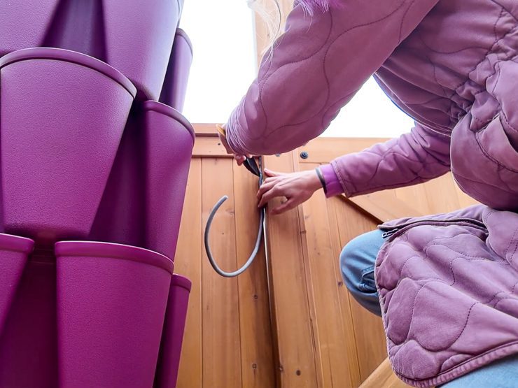 applying backer rod in gaps